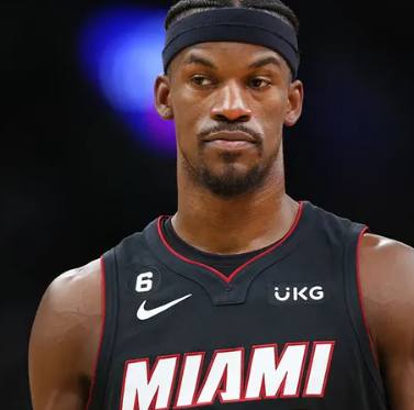 热火队的吉米巴特勒保证在第5场比赛爆发后进入NBA总决赛