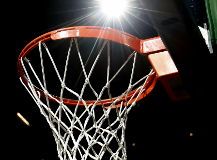 最年长的前NBA球员Stanley