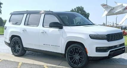 2023JeepGrandWagoneer是一款适合公路旅行的私人飞机