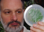 科学家控制藻类的日常生物钟推进生物医学