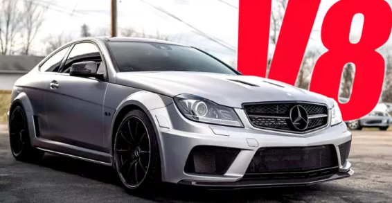 2012款梅赛德斯C63AMG黑色系列是一款毛茸茸的V8轿跑车