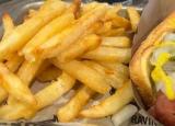 CraveHotDogs&BBQ扩张至佛罗里达州新士麦那在沃尔玛内开设快餐厅